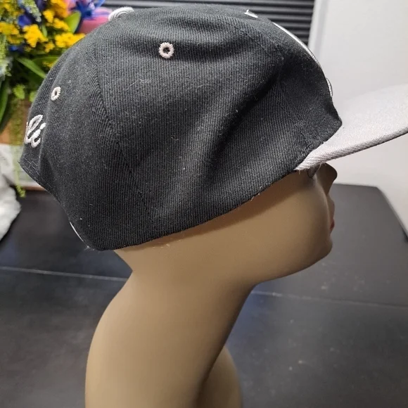 Cali Embroidered Black & Gray Snapback Cap - Picture 5 of 9